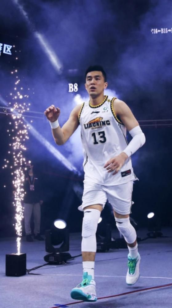 小嫩模无套内谢第一次